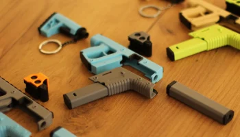 CRS Vector Pocket SMG - игрушка-брелок с непоседой 6