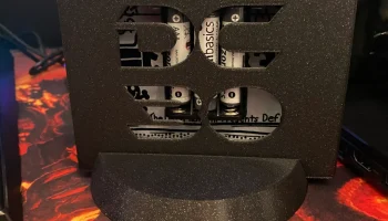 Чехол и подставка для значка Defcon 30 1
