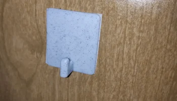Крючок для механических настенных часов 1