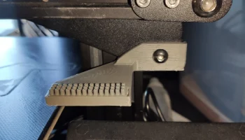 Крепление насадки стеклоочистителя Ender 3 Spider...... 2