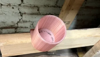 Установленный держатель аэрозольного баллона/флакона с жи... 3