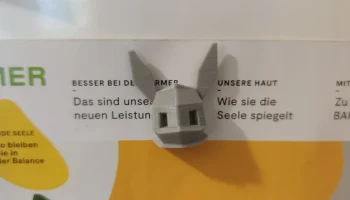 Низкополигональный магнит на холодильник Eevee...... 2