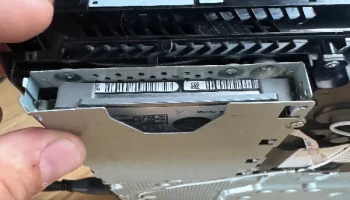 Кронштейн для жесткого диска PlayStation 4 Slim............. 3