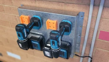 Крепления/держатели для аккумуляторов и дрелей Makita 18... 5