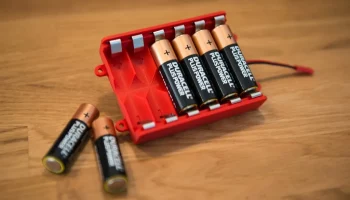 Батарейный ящик для элементов АА