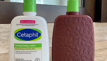 Крышка флакона с увлажняющим лосьоном Cetaphil...