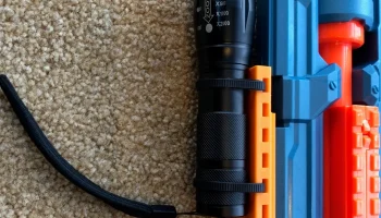 держатель фонаря для Nerf