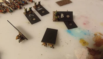 Магнитные подставки Warmaster 2