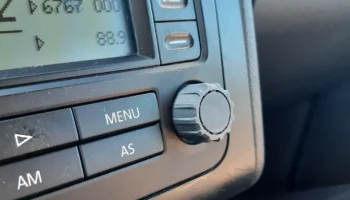 VW Touran I/Golf V - Ручка магнитолы