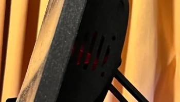 Подставка с фиксированным углом для корпуса POP7 с сенсо... Подставка с фиксированным углом для корпуса POP7 с сенсо...