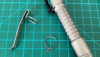 Брелок Reylight Pineapple Mini с кольцом для ремешка