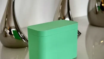 Контейнер для бутылок инсулина с крышкой... 1