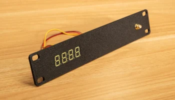 Часы Pico GPS - лицевая панель Mini Rack высотой 1U Часы Pico GPS - лицевая панель Mini Rack высотой 1U