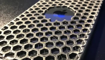 Чехол HoneyComb (Iphone SE 2-го поколения)