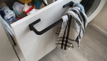 Ручка кухонного шкафа/вешалка для полотенец Ikea Ручка кухонного шкафа/вешалка для полотенец Ikea