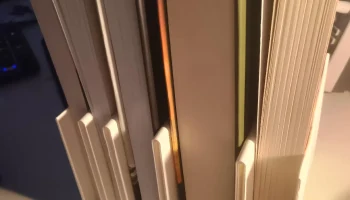 Необычная волнистая подставка для книг (параметризованная...