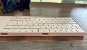Чехол/держатель для клавиатуры и трекпада Apple Magic Чехол/держатель для клавиатуры и трекпада Apple Magic