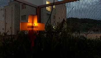Садовый светильник на солнечных батареях с рельефным дек... 1