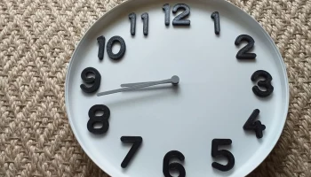 Цифры и поддержка часов TROMMA Ikea 5