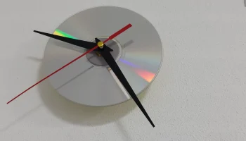 Clock_DVD/CD