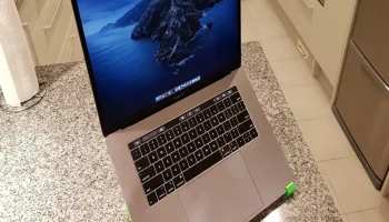 Столик для MacBook Pro 2018/2019