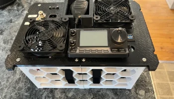 ICOM IC-7100 в коробке Dewalt TStak 3