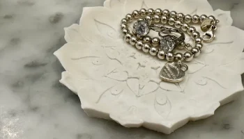 Простая тарелка для украшений Elegant Flower, в которую м... 1