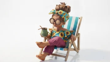 Фигурка девушки, читающей книгу, женский персонаж, 3D-пе...
