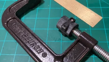 Стабилизатор пресса с зубчатым зажимом C-Clamp