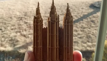 Магнит для храма СПД в Солт-Лейк-Сити...... 9