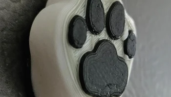 Магнит на кошачью лапу 1