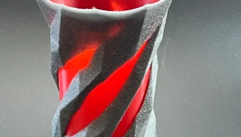 Разрезанная скрученная ваза 1