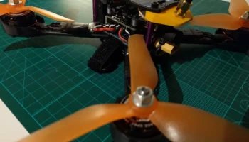 Держатель FPV антенны для QAV-Skitzo 6