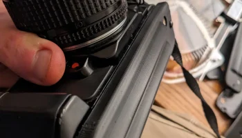 Nikon MB-3 (держатель батарейки типа АА для N2020/F-501)... 2