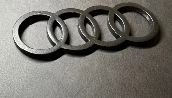 Логотип Audi с отверстиями для магнита...... 2