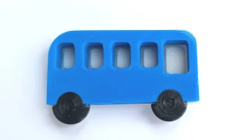 Милый автобус-магнит на холодильник....