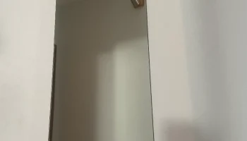 Угловой кронштейн для зеркала 4 мм. Угловой кронштейн для зеркала 4 мм.
