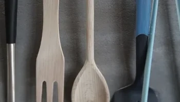 Крючок для ложки на кухонную рейку 1