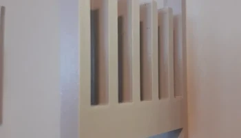 Крепление крышки пищевого контейнера...... 1