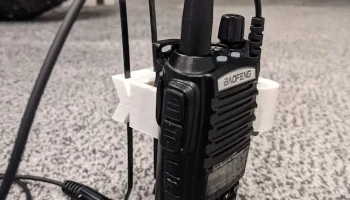 Крепление Baofeng UV-82 с фиксатором заглушки 1