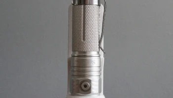 Sofirn SP32A Крепление на стену 4