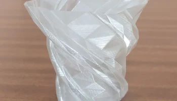 Низкополигональная ваза/держатель для карандашей... 1