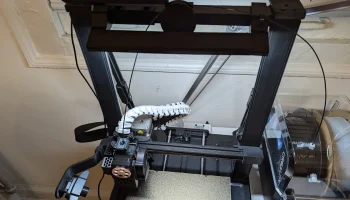 Ender 3 V3 SE Зажим для светодиодной ленты с направляюще...
