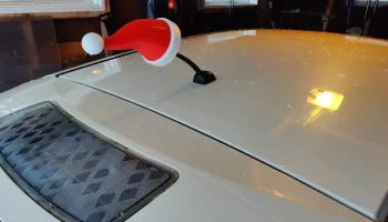 Шапка Санты для радиоантенны Nissan Leaf Шапка Санты для радиоантенны Nissan Leaf