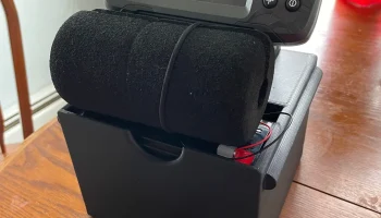 Локатор рыбы для зимней рыбалки и держатель батарейки...