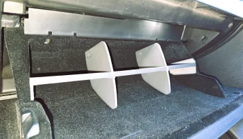Tesla Model 3/Y Перегородка/полка для перчаточного ящика....