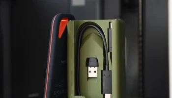 Портативный футляр SanDisk Extreme PRO (SDSSDE81) Портативный футляр SanDisk Extreme PRO (SDSSDE81)