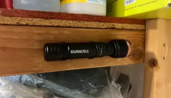 Холдер для перезаряжаемого фонаря Duracell 1200 Люмен