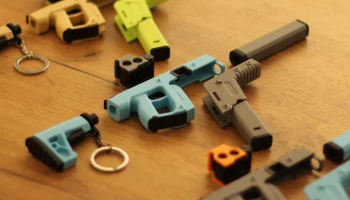 CRS Vector Pocket SMG - игрушка-брелок с непоседой 5