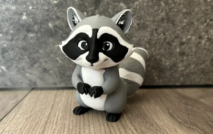 Фигурка енота